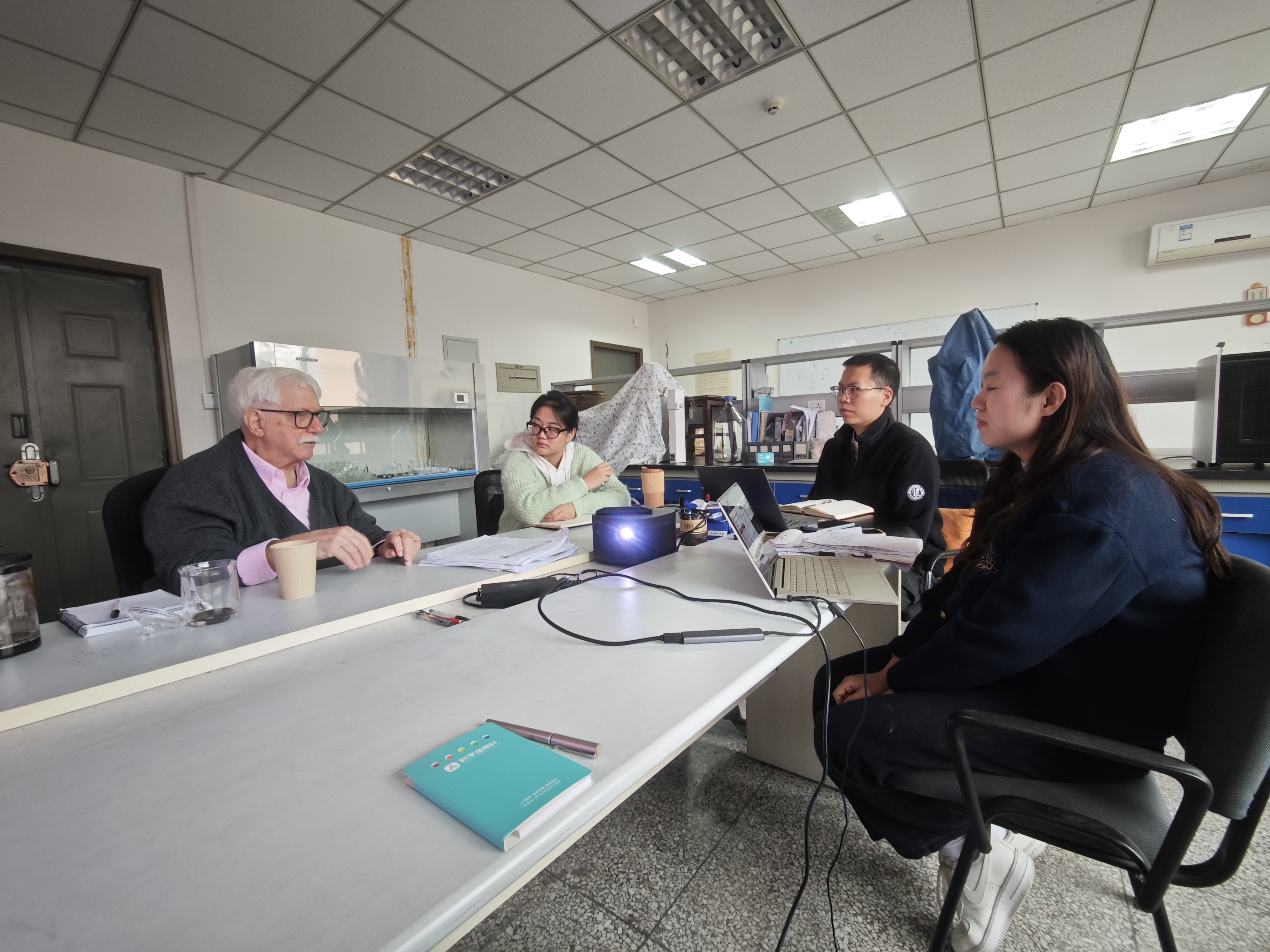 Philip Hopke教授受邀到我院进行学术活动交流